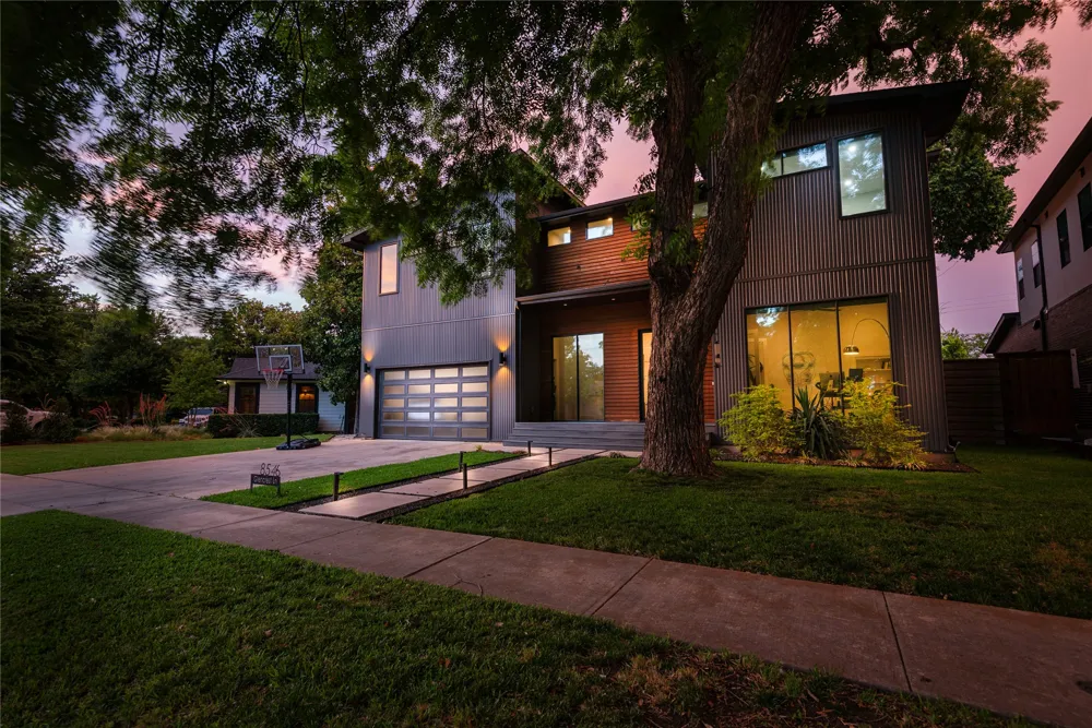 8546 Glencrest Lane Dallas, TX 75209