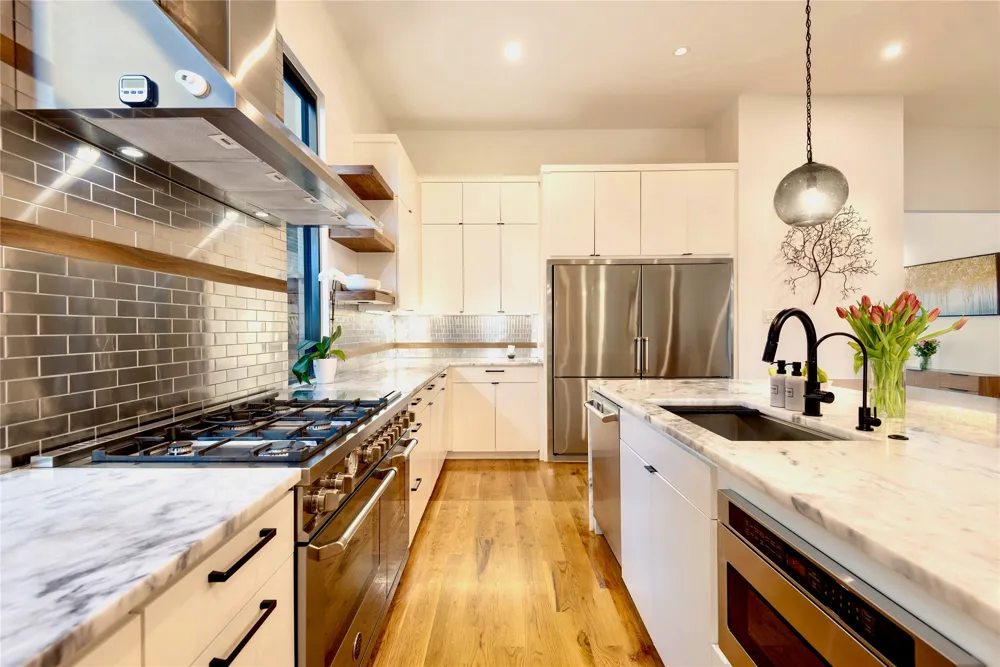 8546 Glencrest Lane Dallas, TX 75209