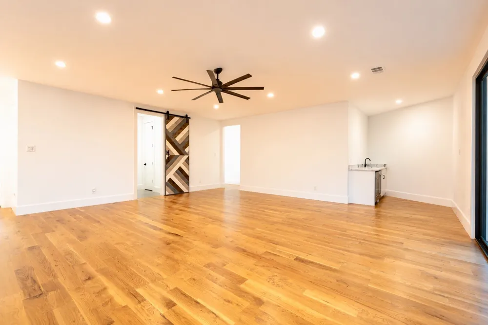 8546 Glencrest Lane Dallas, TX 75209
