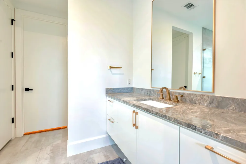 8546 Glencrest Lane Dallas, TX 75209