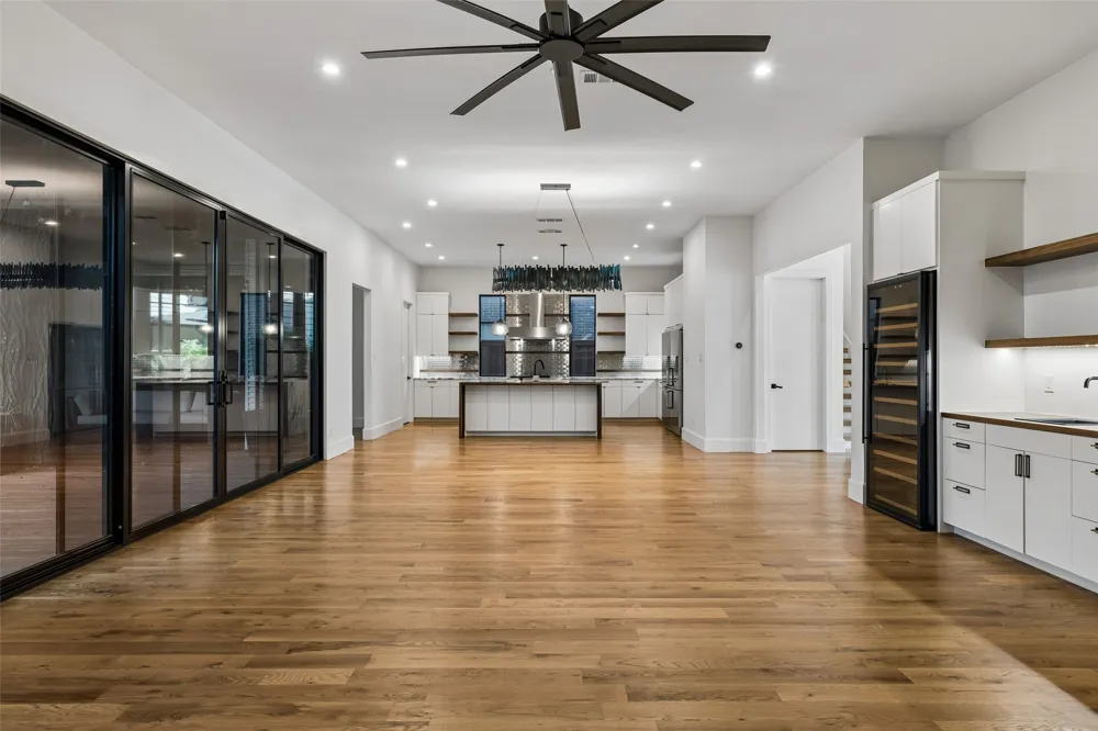 8546 Glencrest Lane Dallas, TX 75209