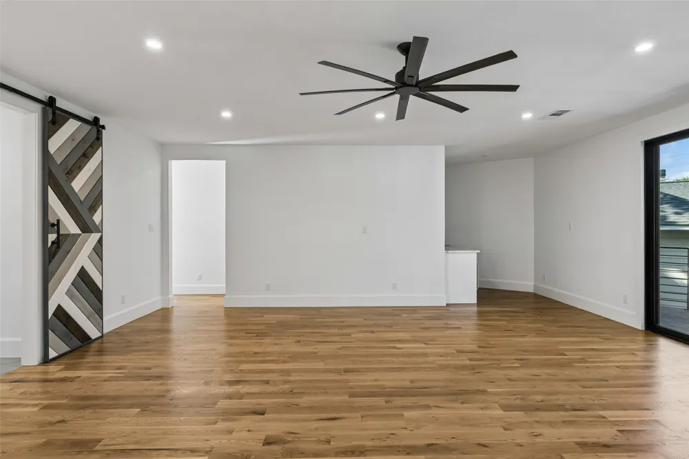 8546 Glencrest Lane Dallas, TX 75209