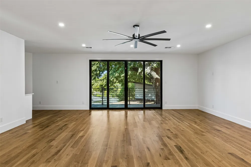 8546 Glencrest Lane Dallas, TX 75209