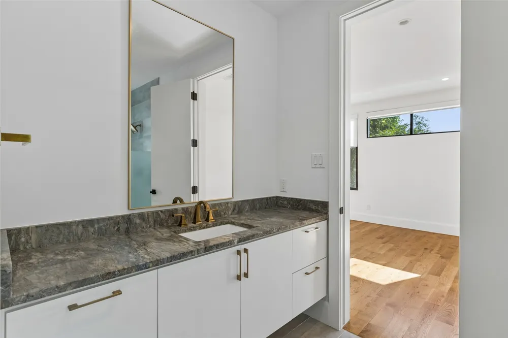 8546 Glencrest Lane Dallas, TX 75209