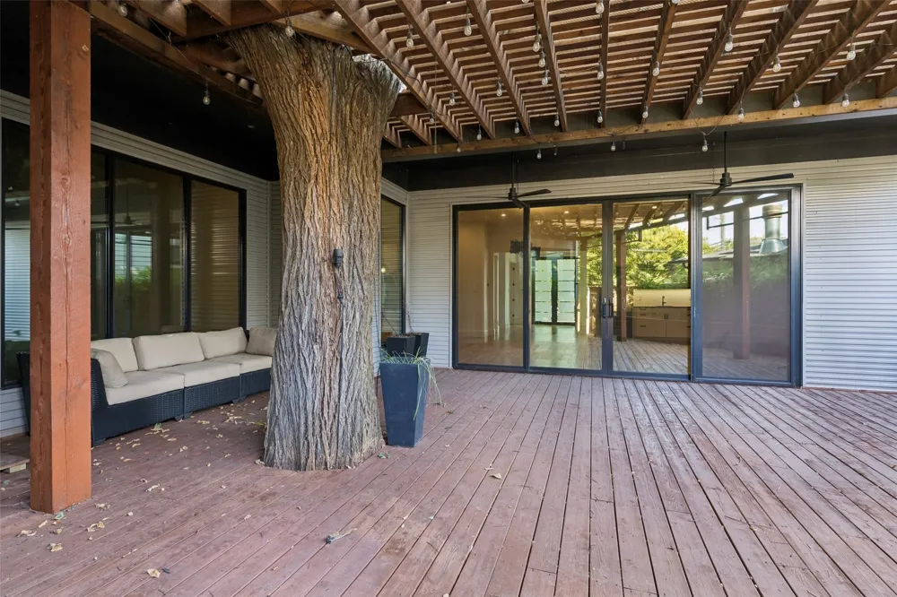 8546 Glencrest Lane Dallas, TX 75209
