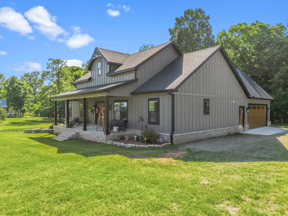 1144 Covenant Cove Ln Bath Springs, TN 38311