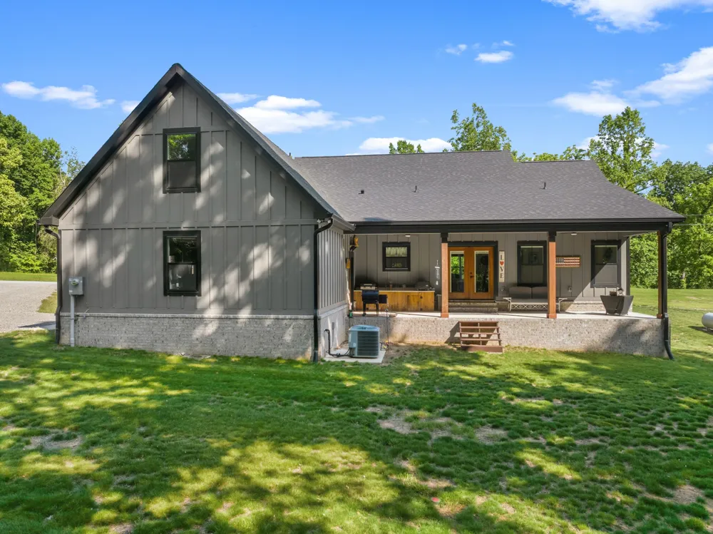 1144 Covenant Cove Ln Bath Springs, TN 38311