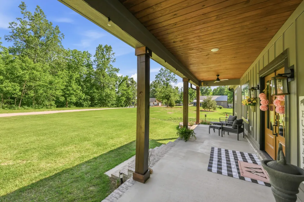 1144 Covenant Cove Ln Bath Springs, TN 38311