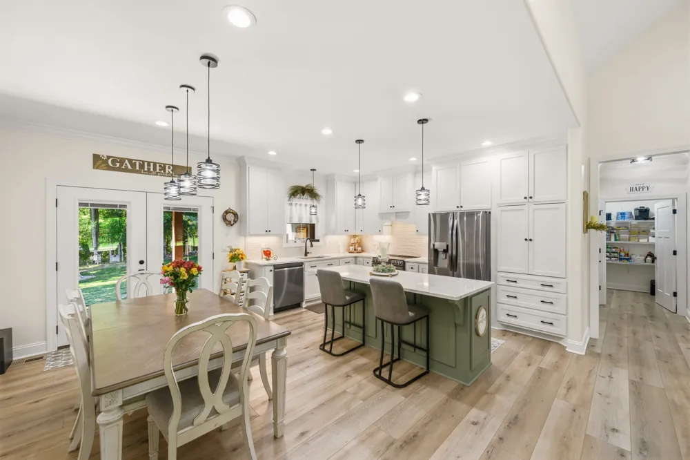 1144 Covenant Cove Ln Bath Springs, TN 38311