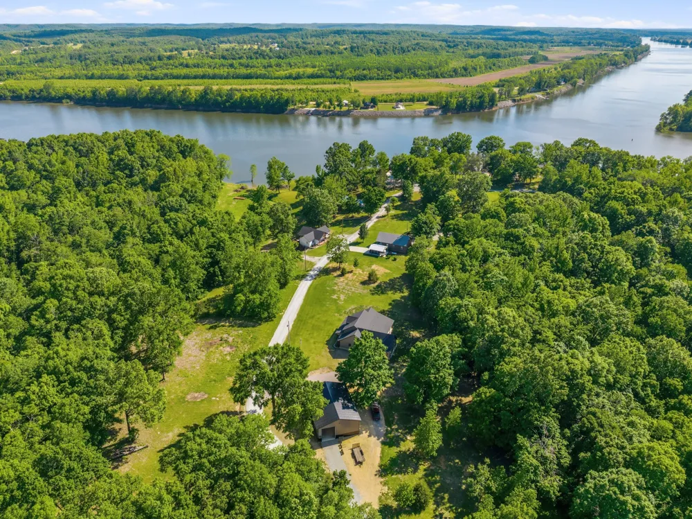 1144 Covenant Cove Ln Bath Springs, TN 38311