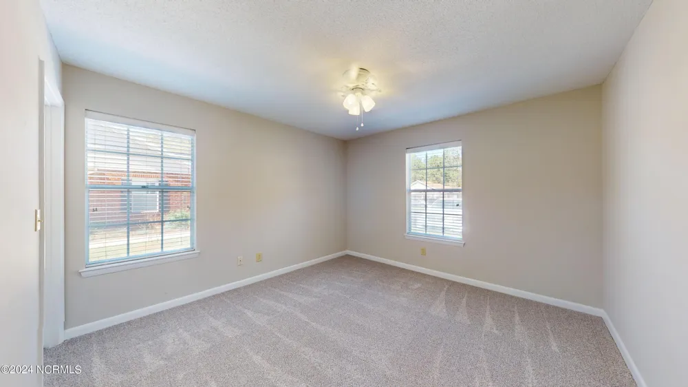 727 Chancery Lane Aberdeen, NC 28315
