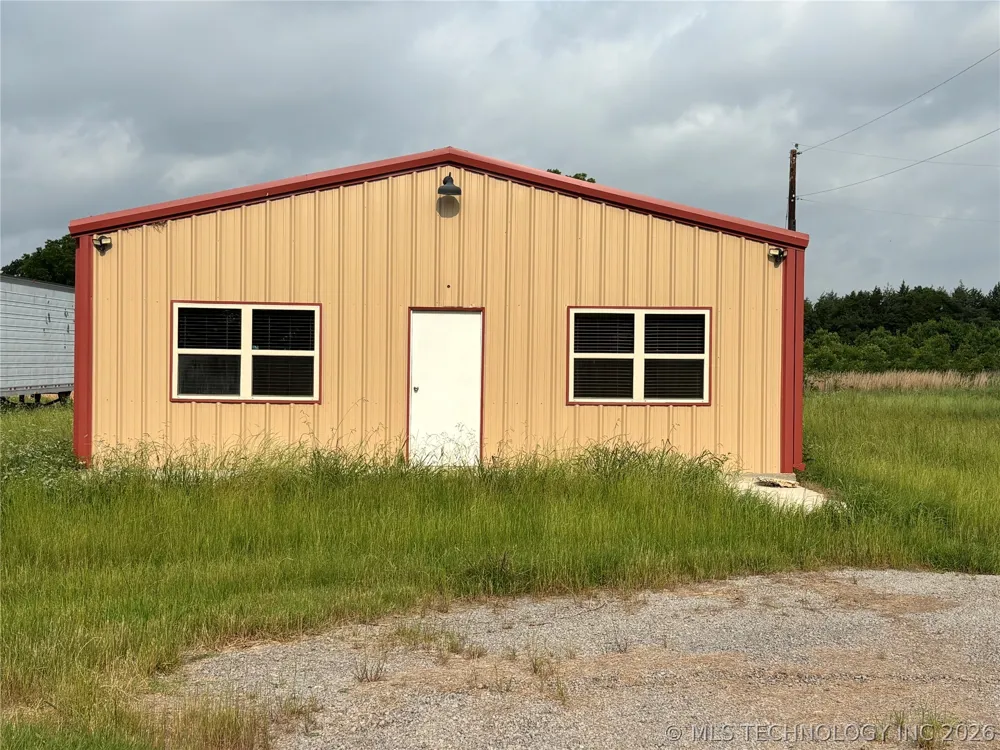484 South Eighth Colbert, OK 74733