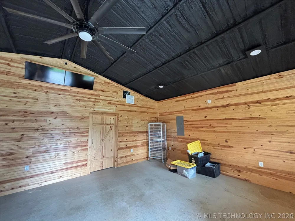 484 South Eighth Colbert, OK 74733