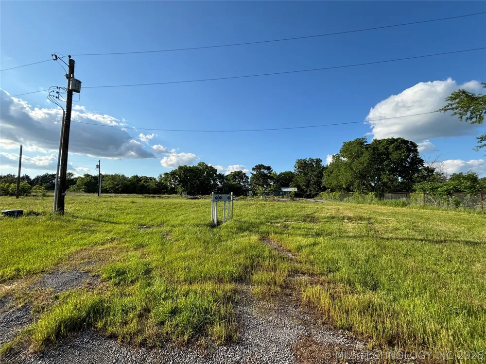 484 South Eighth Colbert, OK 74733