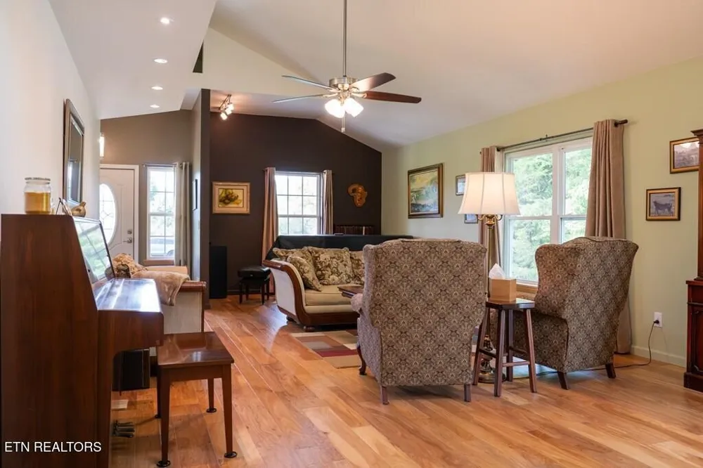 1518 Cummingsville And Sparkman Rd Doyle, TN 38559