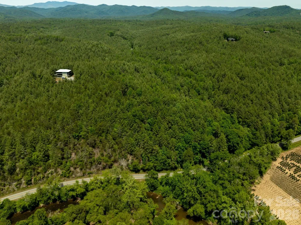 000 Narrow Gauge Drive #18 Lenoir, NC 28645
