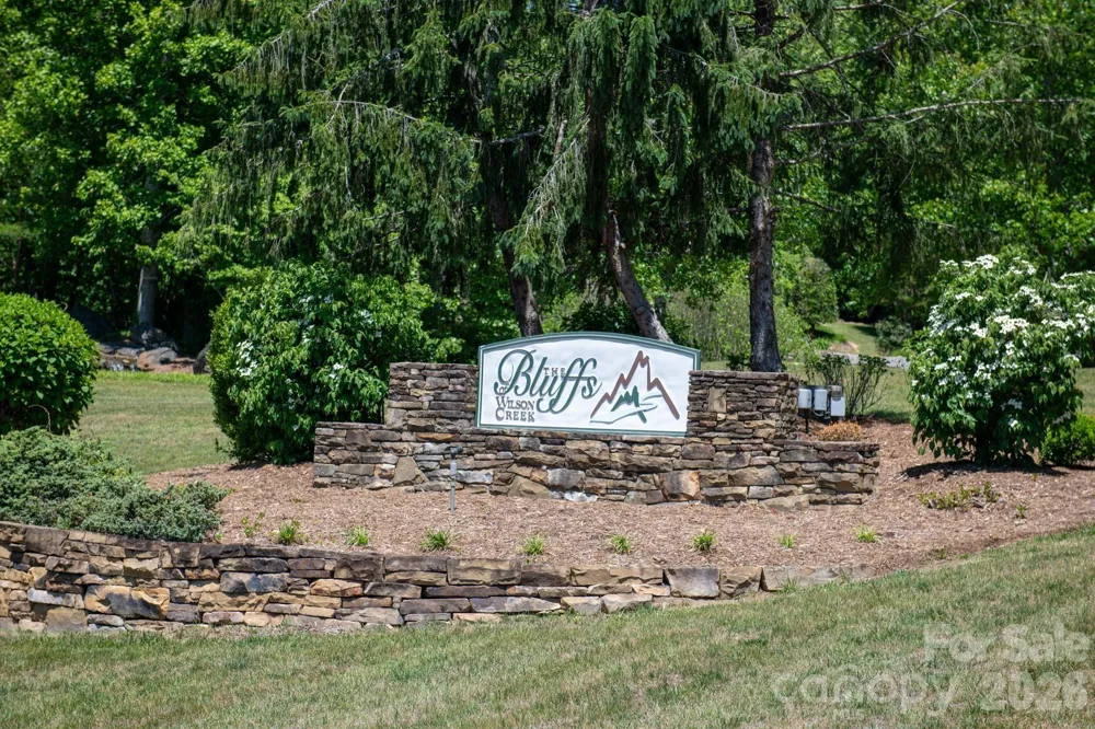 000 Narrow Gauge Drive #18 Lenoir, NC 28645
