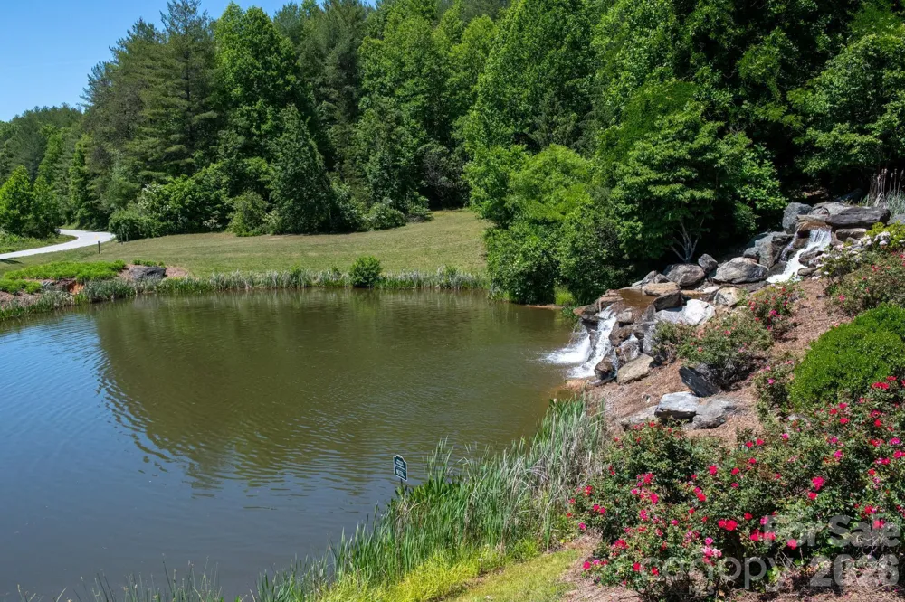 000 Narrow Gauge Drive #18 Lenoir, NC 28645
