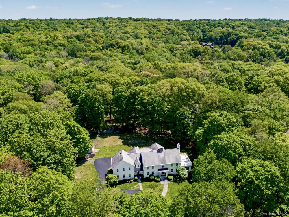 240 Eastwoods Road Pound Ridge, NY 10576