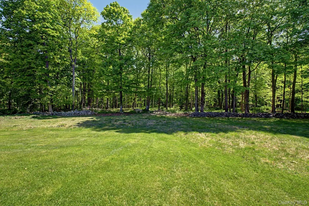 240 Eastwoods Road Pound Ridge, NY 10576