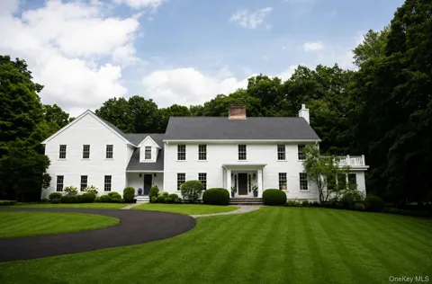 240 Eastwoods Road