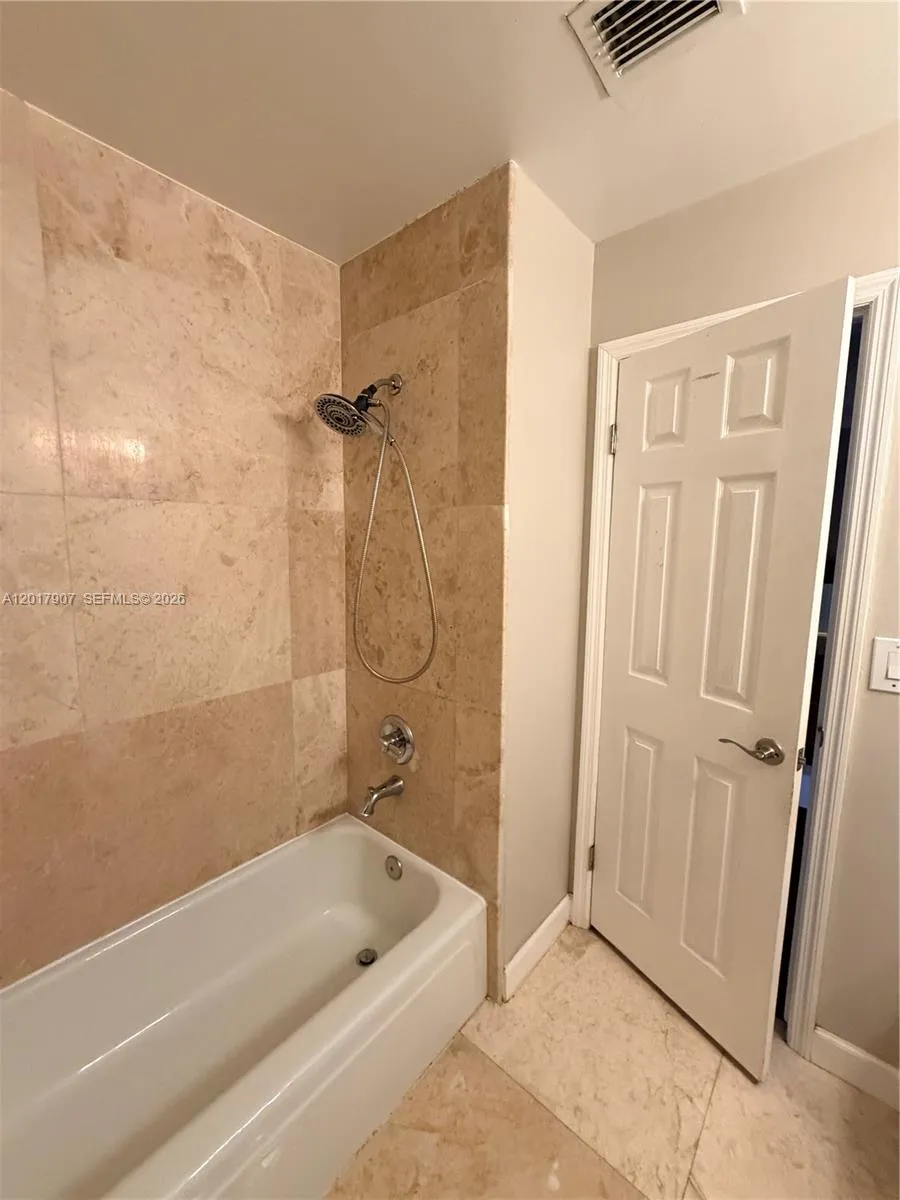 3300 Atlanta #15C Hollywood, FL 33021