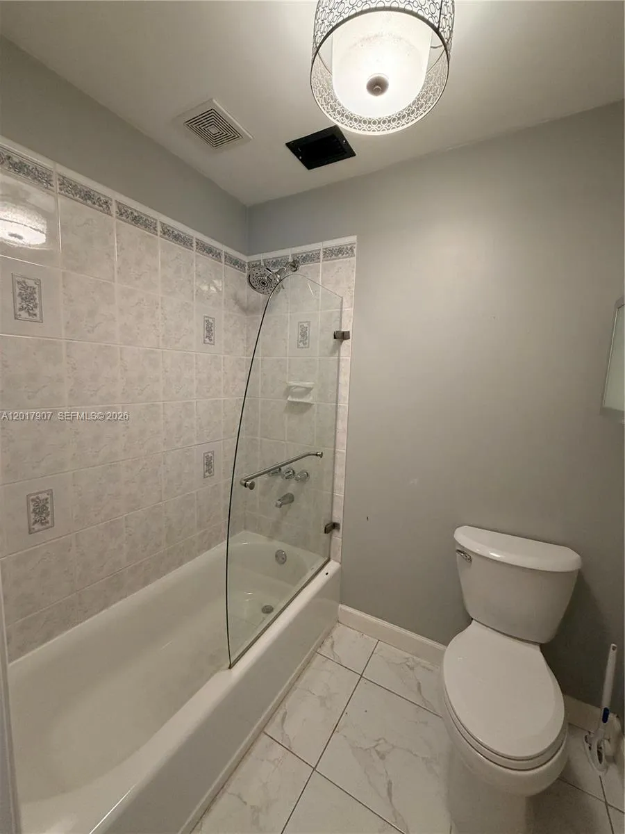 3300 Atlanta #15C Hollywood, FL 33021