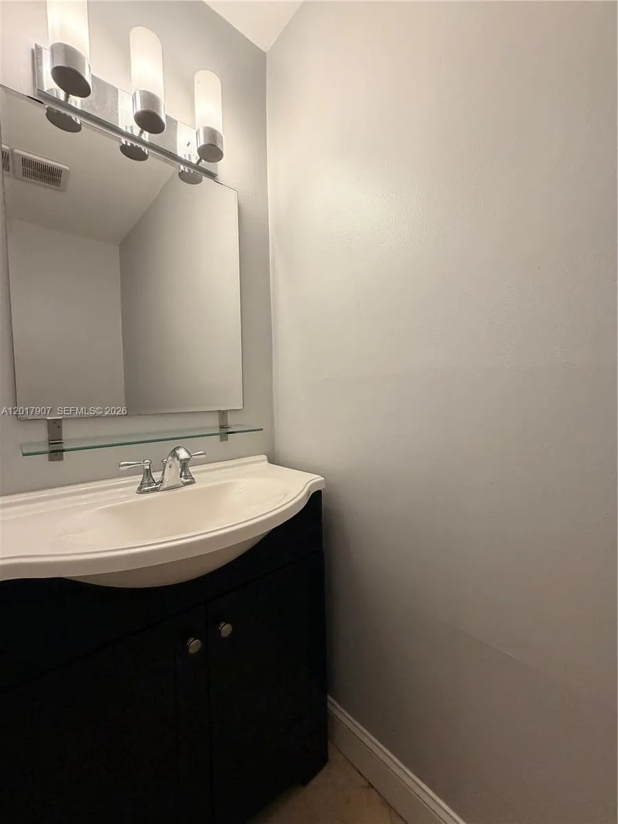 3300 Atlanta #15C Hollywood, FL 33021