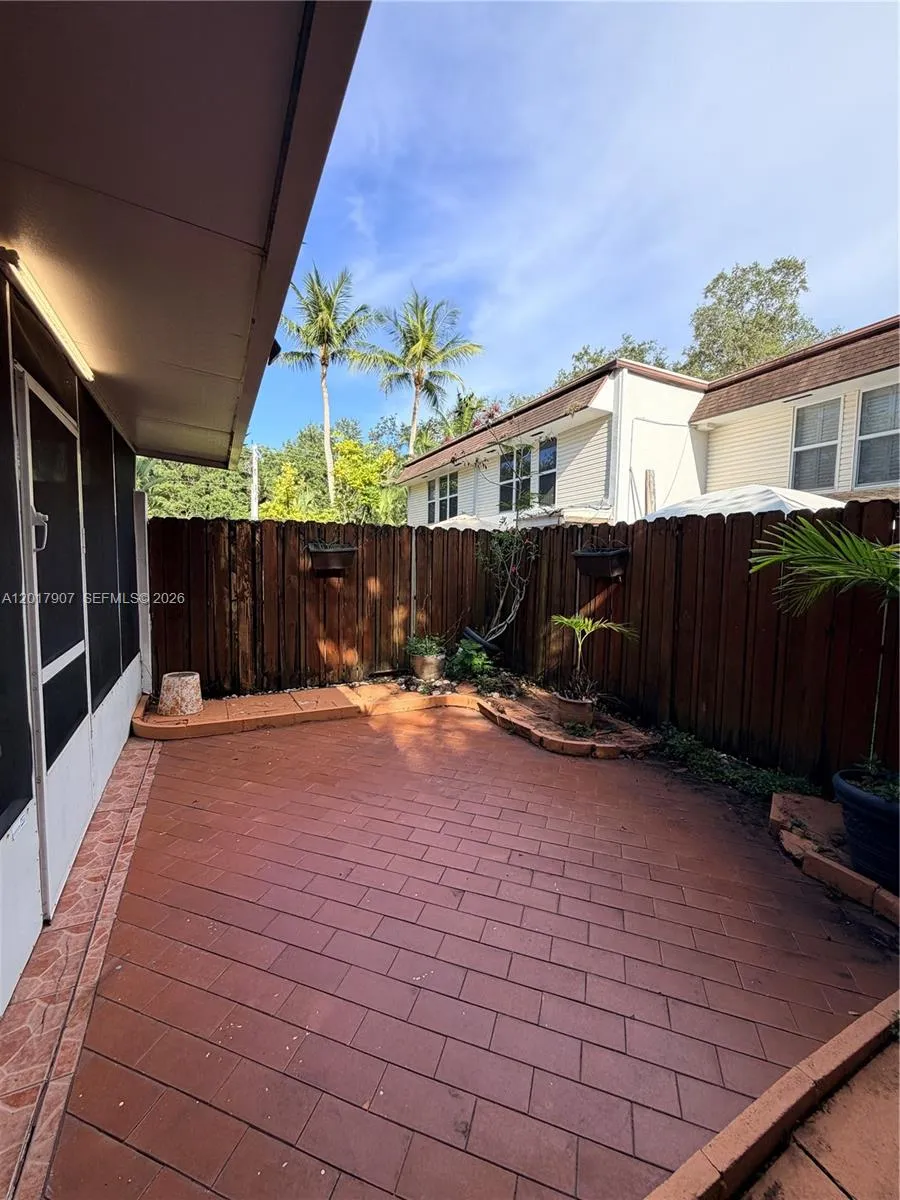 3300 Atlanta #15C Hollywood, FL 33021