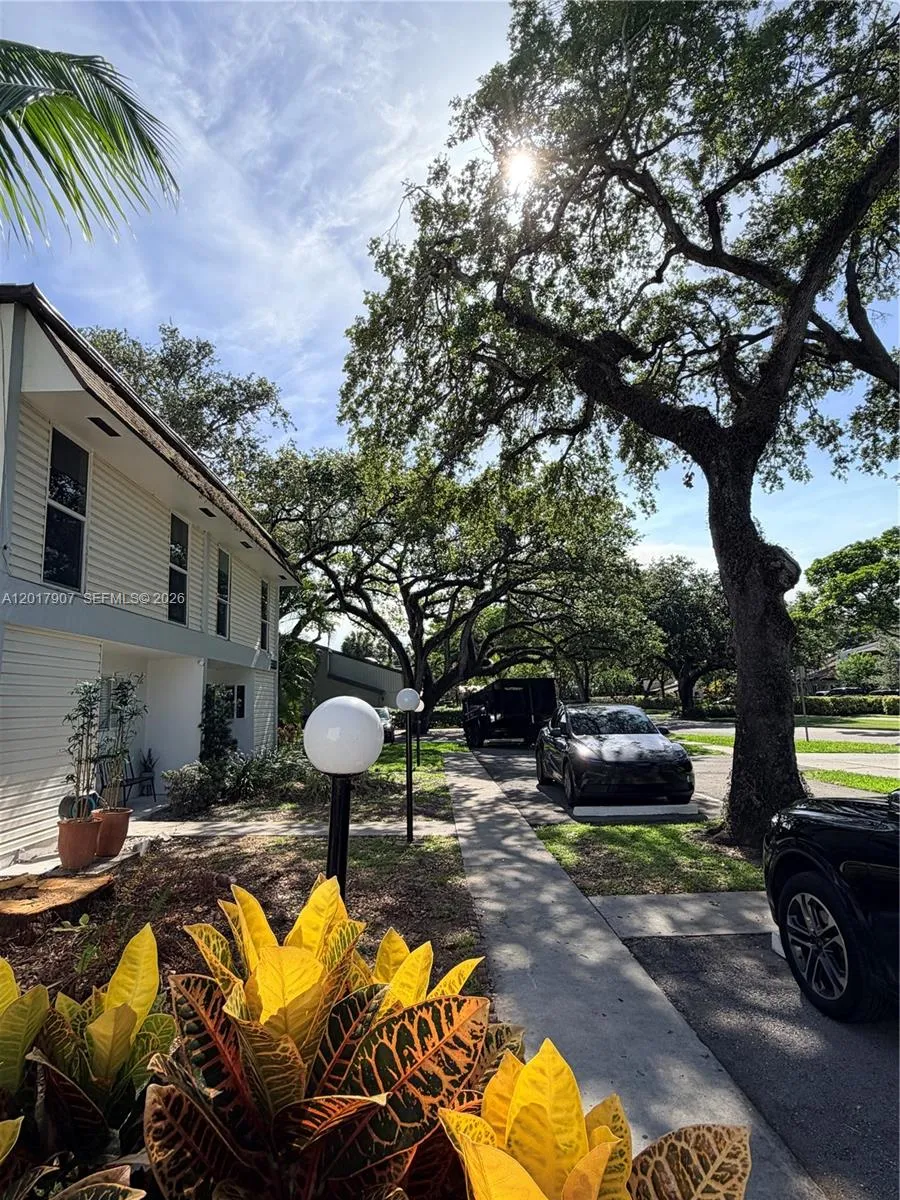 3300 Atlanta #15C Hollywood, FL 33021