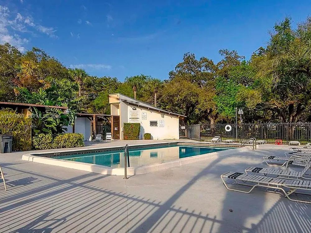 3300 Atlanta #15C Hollywood, FL 33021