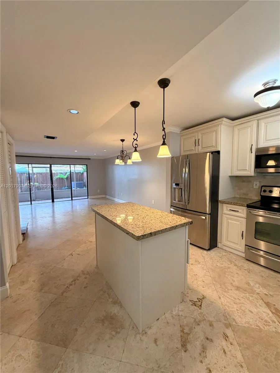 3300 Atlanta #15C Hollywood, FL 33021