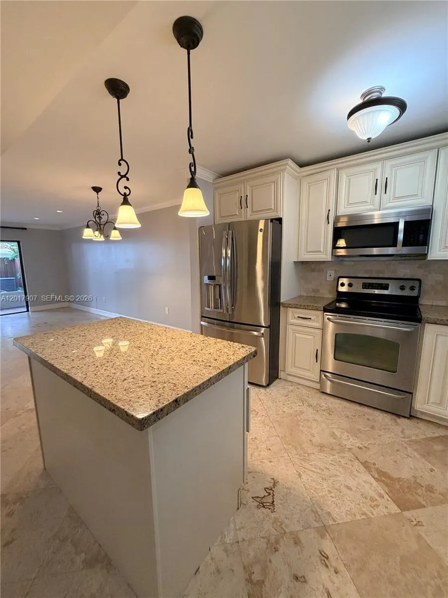 3300 Atlanta #15C Hollywood, FL 33021