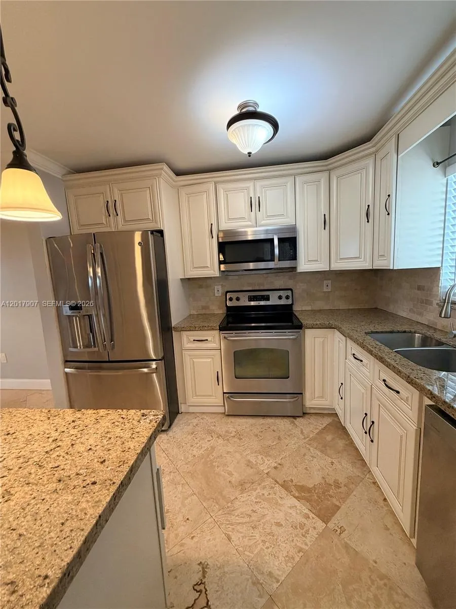 3300 Atlanta #15C Hollywood, FL 33021