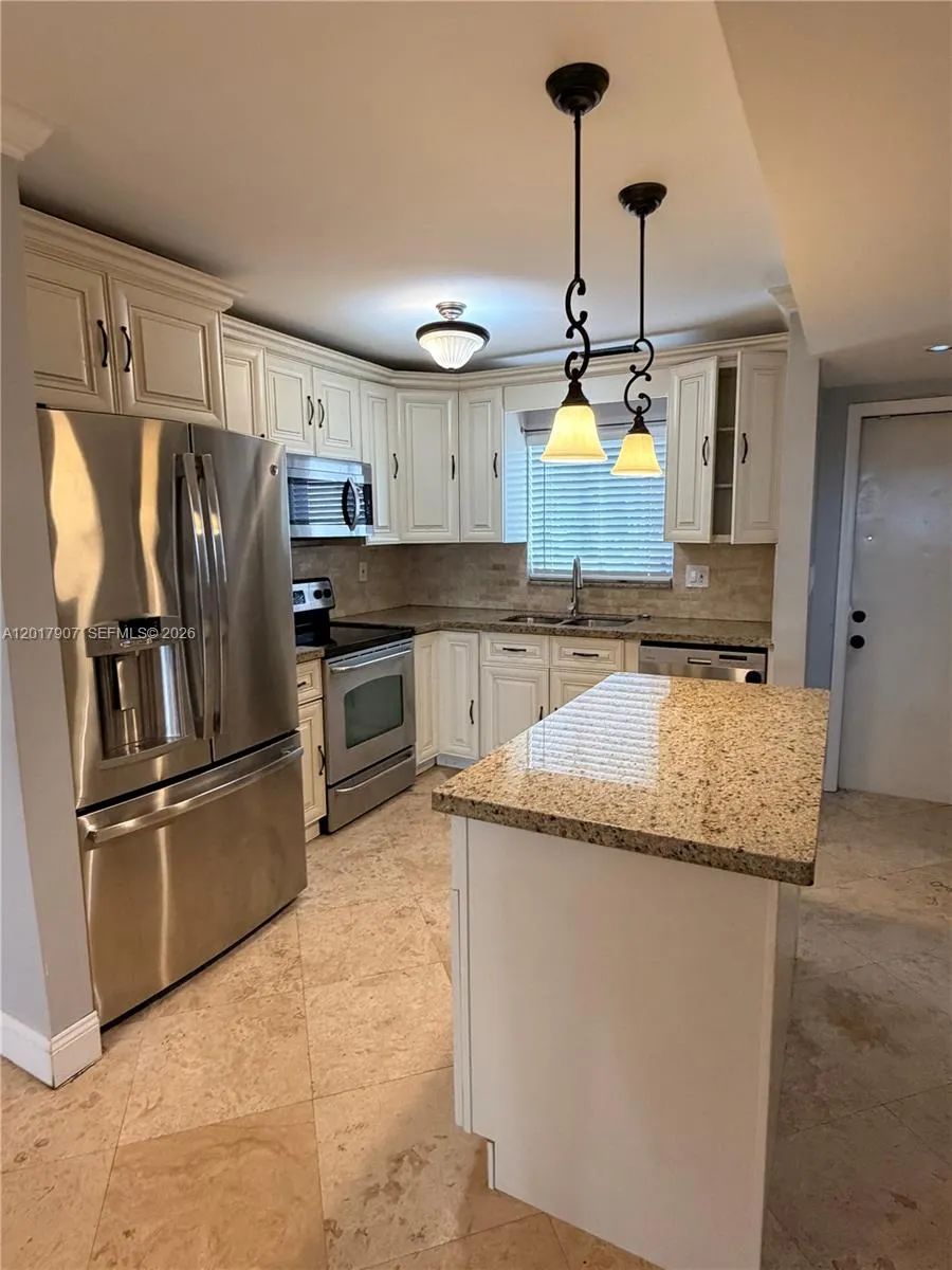 3300 Atlanta #15C Hollywood, FL 33021