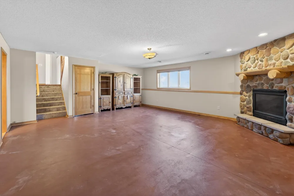 101 Carriage Hill Drive E Hinckley, MN 55037