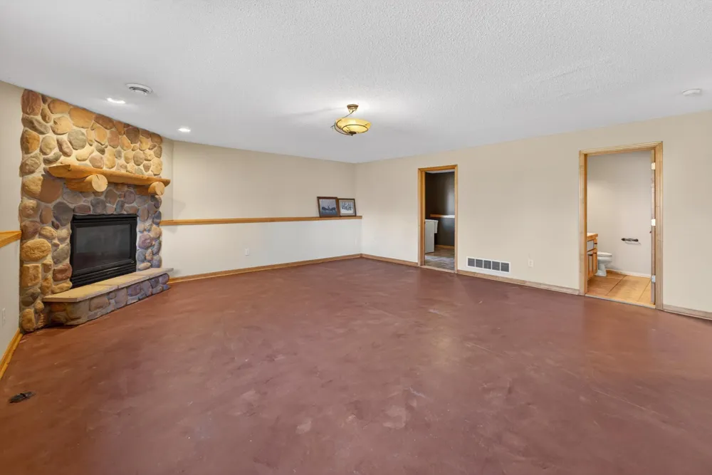 101 Carriage Hill Drive E Hinckley, MN 55037