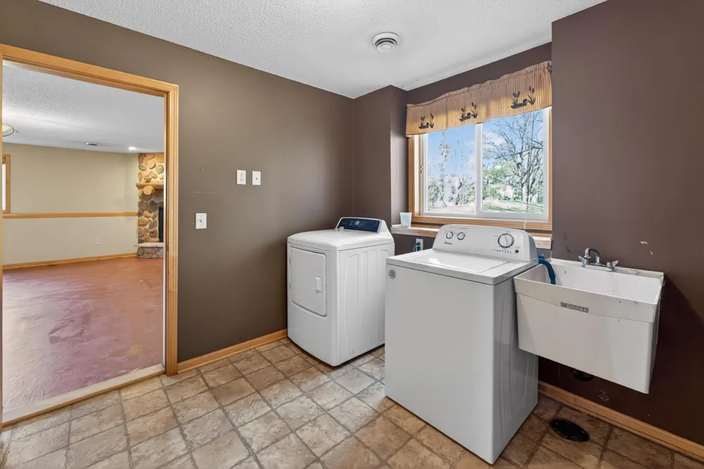 101 Carriage Hill Drive E Hinckley, MN 55037