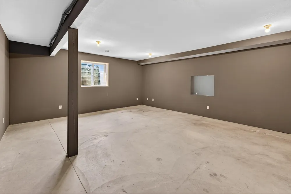 101 Carriage Hill Drive E Hinckley, MN 55037