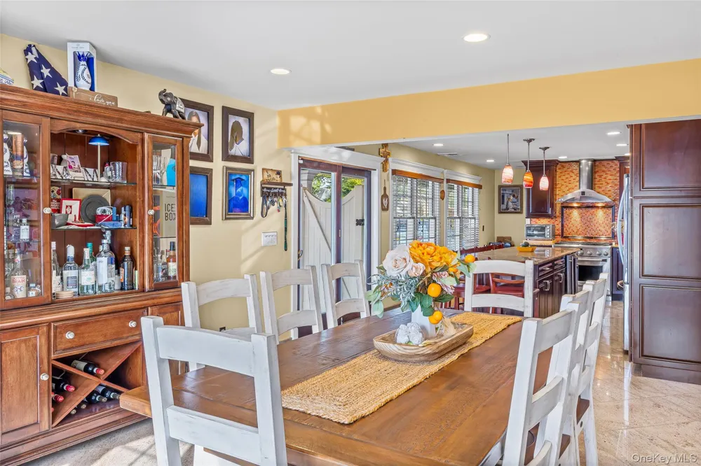 71 Swing Lane Levittown, NY 11756