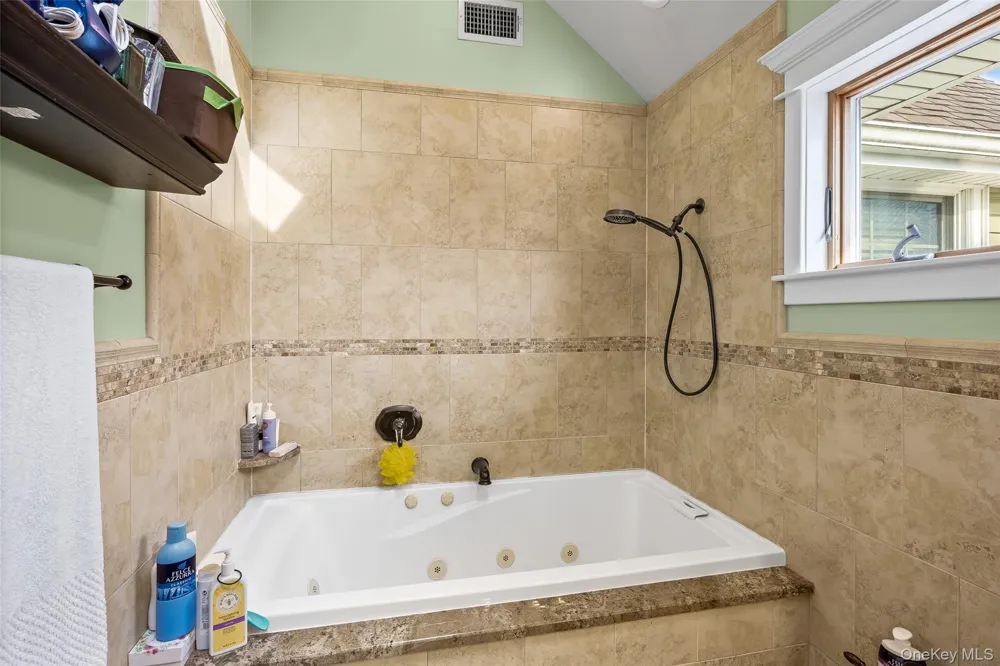71 Swing Lane Levittown, NY 11756