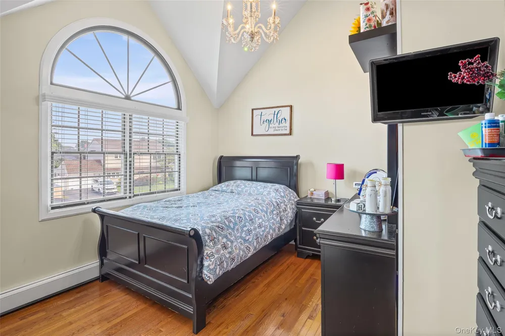71 Swing Lane Levittown, NY 11756