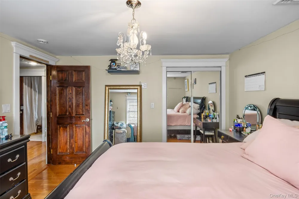 71 Swing Lane Levittown, NY 11756