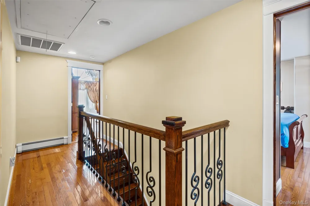 71 Swing Lane Levittown, NY 11756