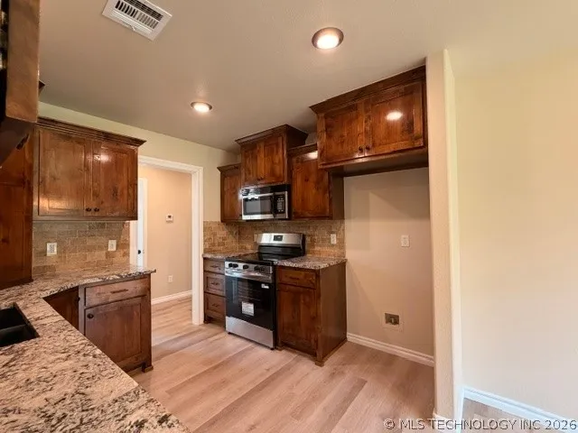 1502 NE 2nd Street Wagoner, OK 74467