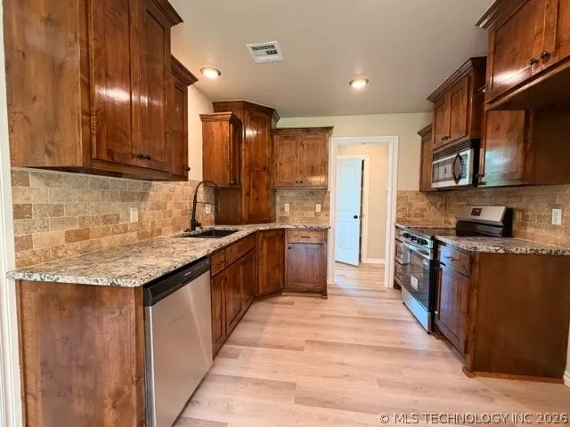 1502 NE 2nd Street Wagoner, OK 74467
