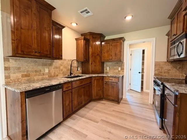 1502 NE 2nd Street Wagoner, OK 74467