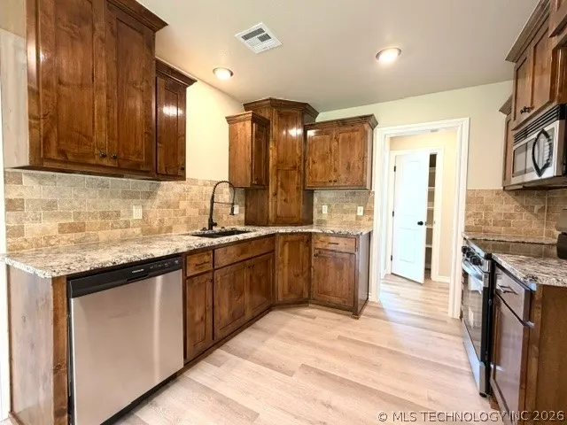 1502 NE 2nd Street Wagoner, OK 74467