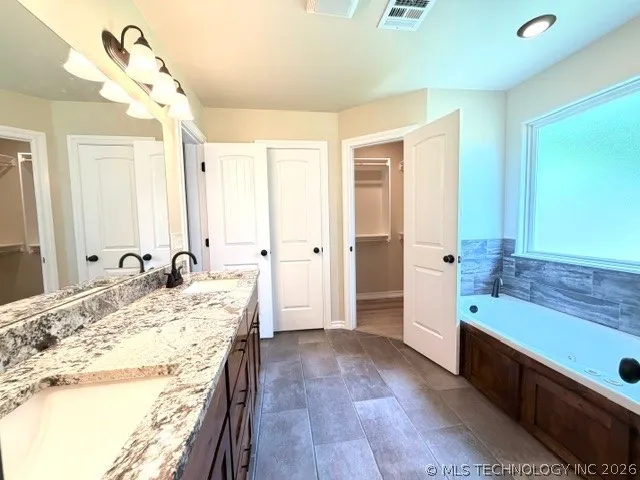 1502 NE 2nd Street Wagoner, OK 74467