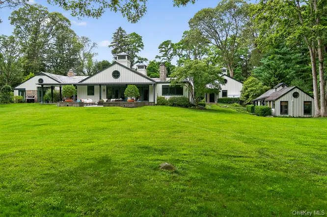 343 Chicken Valley Road Upper Brookville, NY 11545